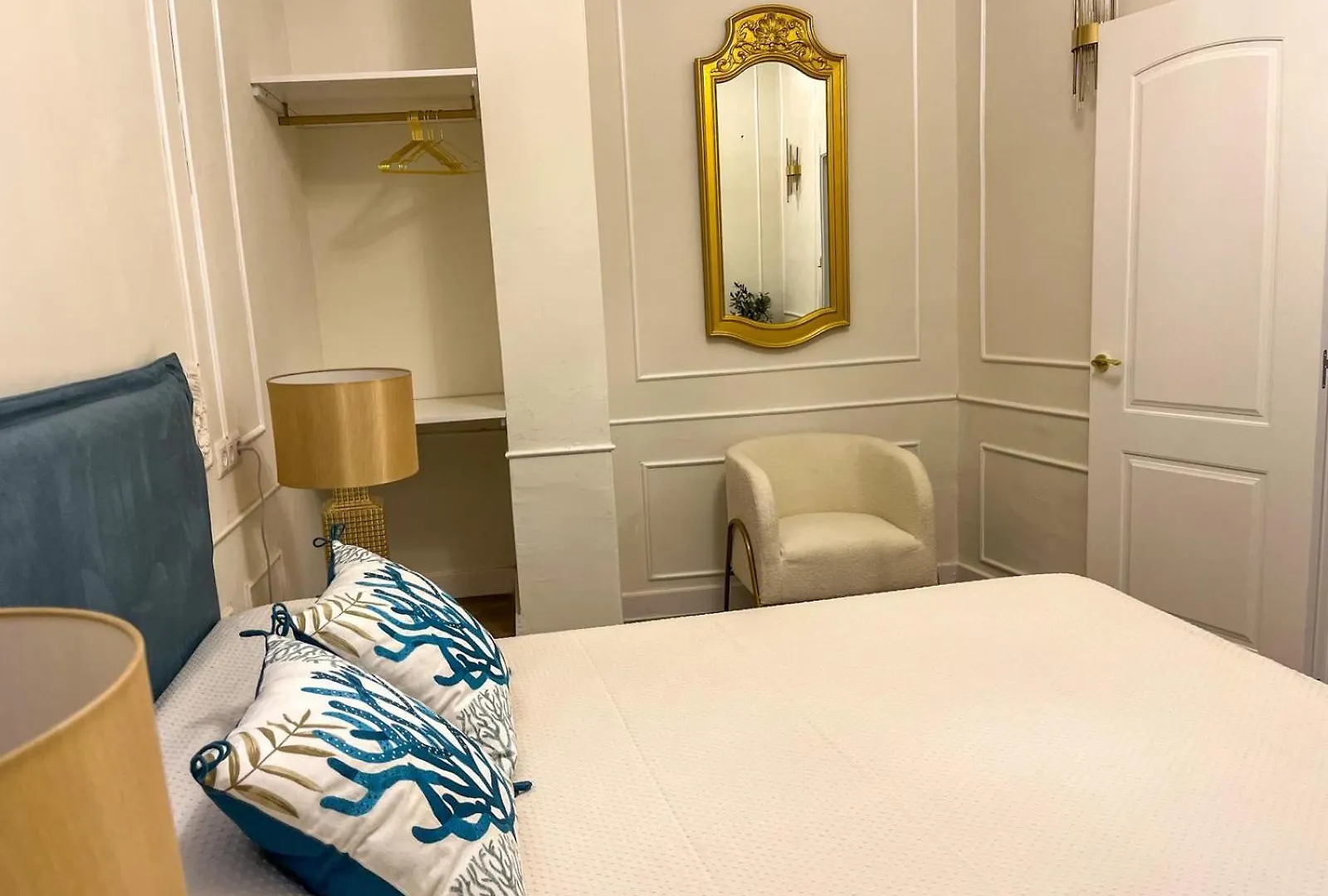 Apartamentos Loles De Cisneros Catedral Málaga Spanje